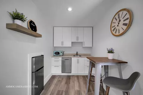 Kitchen - 2209 Blacksmith Dr, Wheaton, IL 60189 photo 4 of 4
