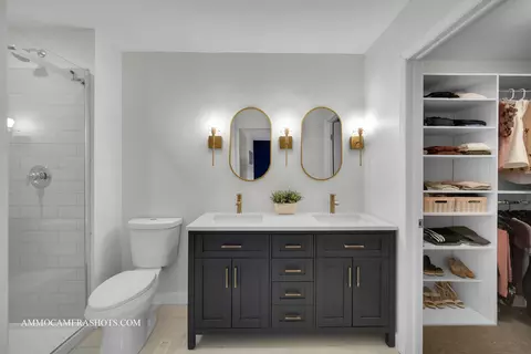 Bath - 2209 Blacksmith Dr, Wheaton, IL 60189 photo 4 of 5