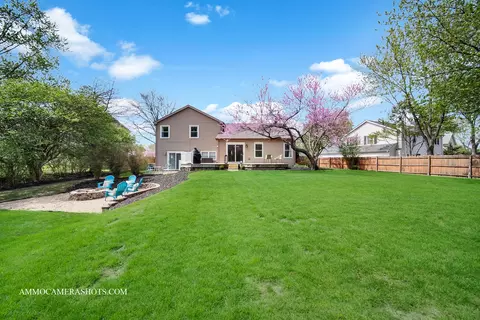 Exterior - 2209 Blacksmith Dr, Wheaton, IL 60189 photo 7 of 11