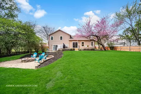 Exterior - 2209 Blacksmith Dr, Wheaton, IL 60189 photo 10 of 11