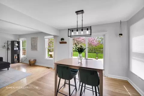 Dining - 2209 Blacksmith Dr, Wheaton, IL 60189 photo 3 of 4
