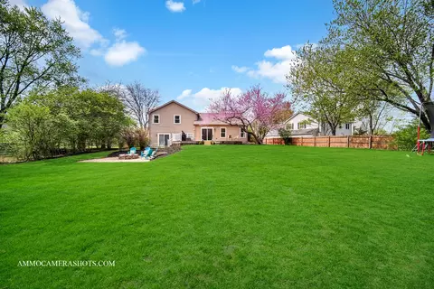 Exterior - 2209 Blacksmith Dr, Wheaton, IL 60189 photo 9 of 11
