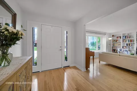 Entry Way - 2209 Blacksmith Dr, Wheaton, IL 60189 photo 2 of 5