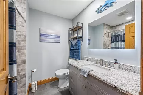 Bath - 18570 Stevens Rd, Marengo, IL 60152 photo 3 of 4
