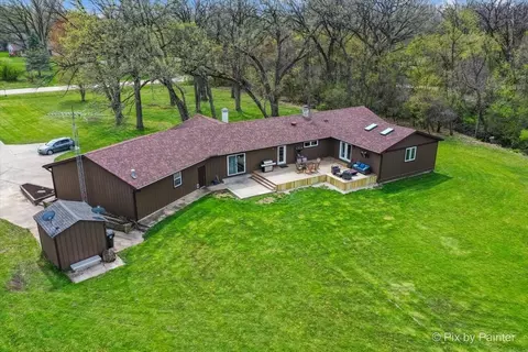 Exterior - 18570 Stevens Rd, Marengo, IL 60152 photo 3 of 11