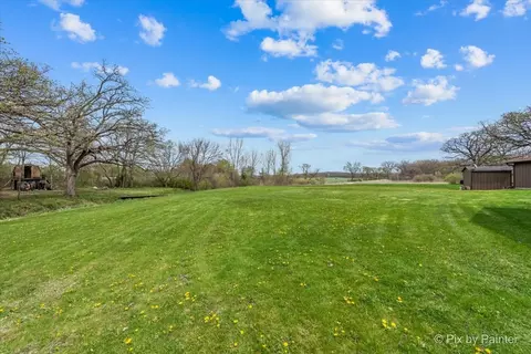 Exterior - 18570 Stevens Rd, Marengo, IL 60152 photo 10 of 11