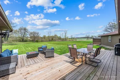 Exterior - 18570 Stevens Rd, Marengo, IL 60152 photo 6 of 11