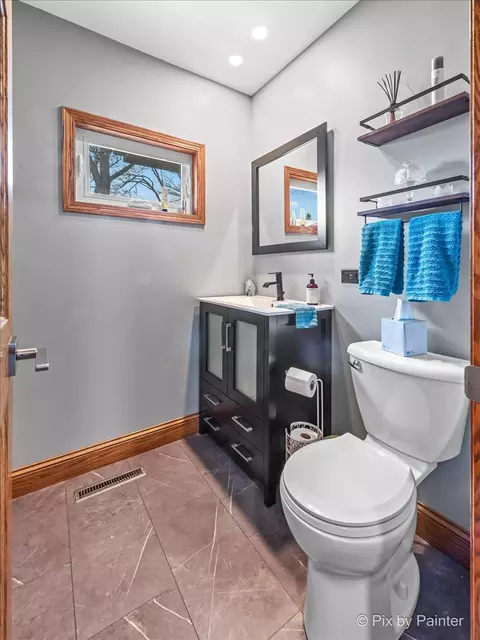 Bath - 18570 Stevens Rd, Marengo, IL 60152 photo 4 of 4