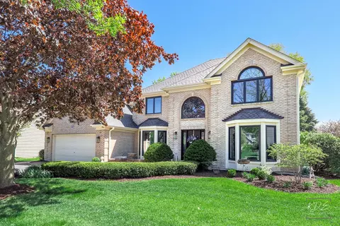452 Gateshead Dr, Naperville, IL 60565