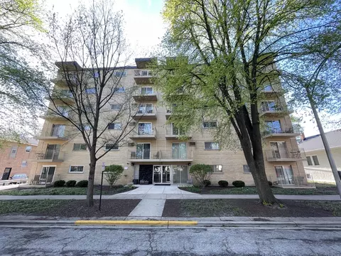 115 Marengo Ave #504, Forest Park, IL 60130