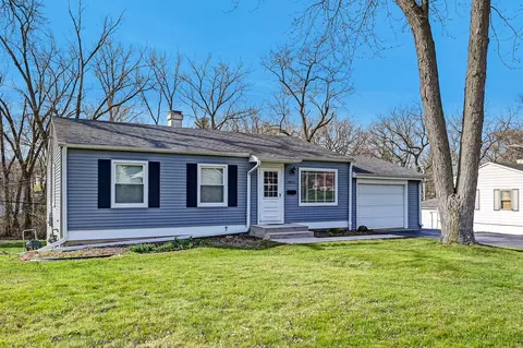 2853 Crabtree Ave, Woodridge, IL 60517