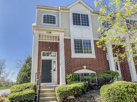 138 Morgans Gate Dr, Wood Dale, IL 60191