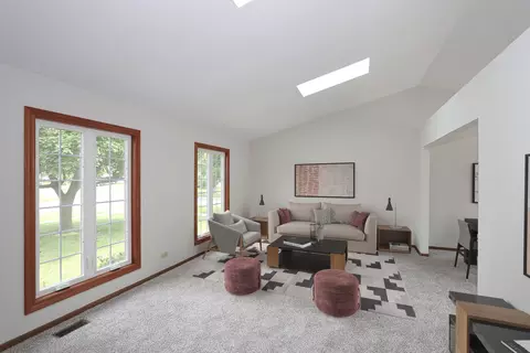 4400 Capstan Dr, Hoffman Estates, IL 60192 photo 4