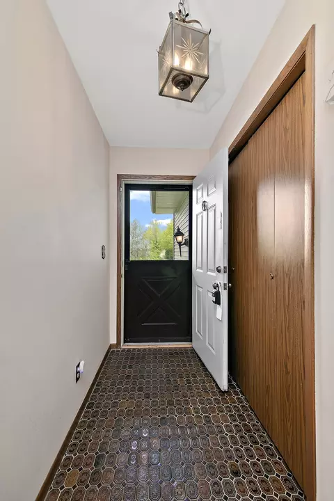 Entry Way - 7113 W Bruns Rd, Monee, IL 60449 photo 1 of 2