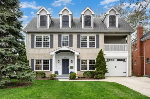 808 Rolling Pass, Glenview, IL 60025