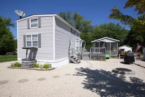 132 Tummy Tooth Ln, Wilmington, IL 60481