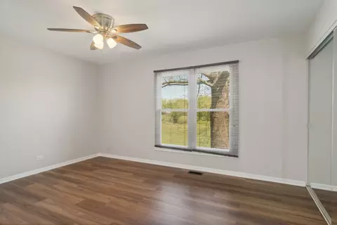 144 E Mcclellan Ct, Bartlett, IL 60103 photo 9