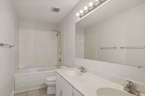 144 E Mcclellan Ct, Bartlett, IL 60103 photo 12