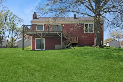 144 E Mcclellan Ct, Bartlett, IL 60103 photo 2