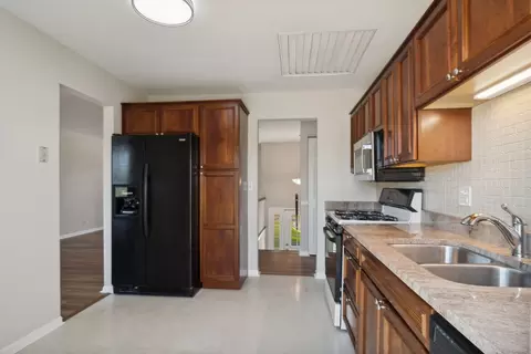 144 E Mcclellan Ct, Bartlett, IL 60103 photo 7