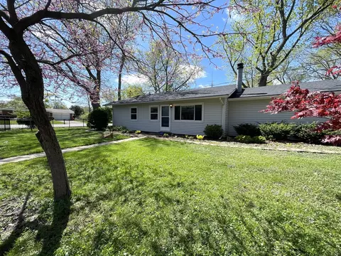 2103 Rodney Dr, Champaign, IL 61821 photo 5