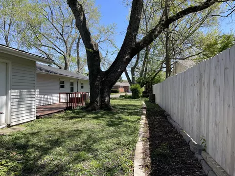 2103 Rodney Dr, Champaign, IL 61821 photo 2
