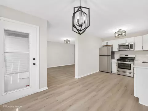 Kitchen - 1106 Yorkshire Ct #B, Elgin, IL 60120 photo 1 of 2