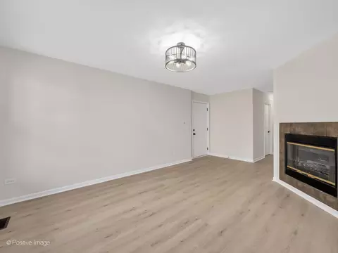 Other - 1106 Yorkshire Ct #B, Elgin, IL 60120 photo 1 of 6