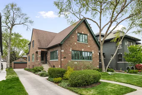 1019 N Kenilworth Ave, Oak Park, IL 60302