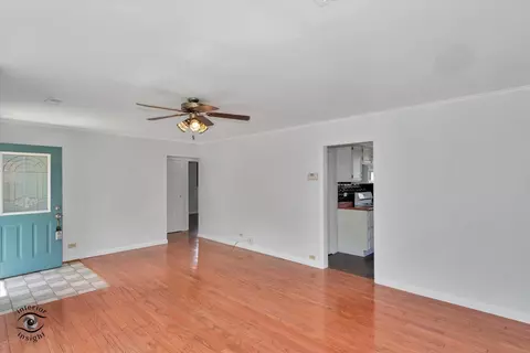 Living - 336 Onarga St, Park Forest, IL 60466 photo 4 of 4