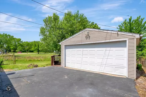 Exterior - 336 Onarga St, Park Forest, IL 60466 photo 3 of 6
