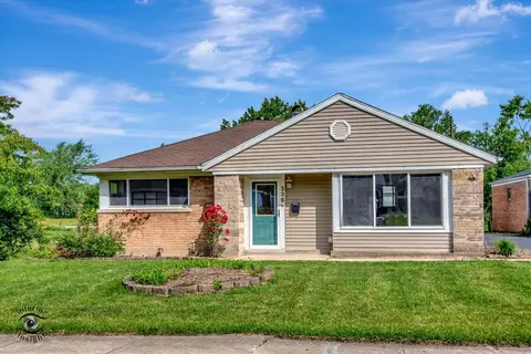 336 Onarga St, Park Forest, IL 60466