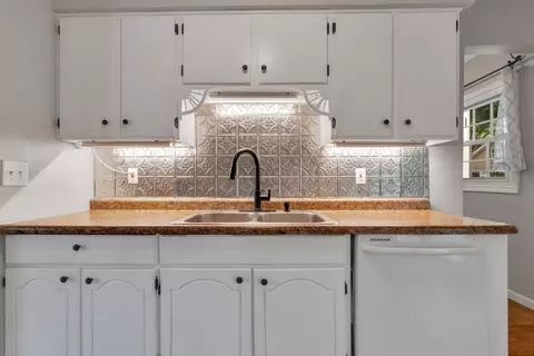 Kitchen - 541 W 3rd St, Braidwood, IL 60408 photo 5 of 5