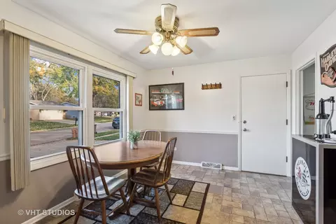 395 Purdue Ln, Elgin, IL 60123 photo 8