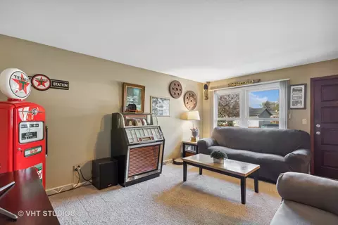 395 Purdue Ln, Elgin, IL 60123 photo 3