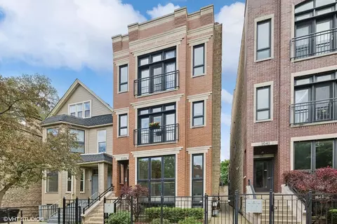 1039 W Grace St #1, Chicago, IL 60613