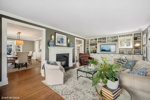 Living - 440 Drexel Ave, Glencoe, IL 60022 photo 2 of 4