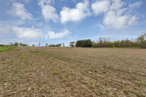 Exterior - 18912 River Rd, Marengo, IL 60152 photo 5 of 19
