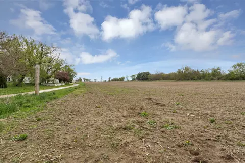 Exterior - 18912 River Rd, Marengo, IL 60152 photo 2 of 19