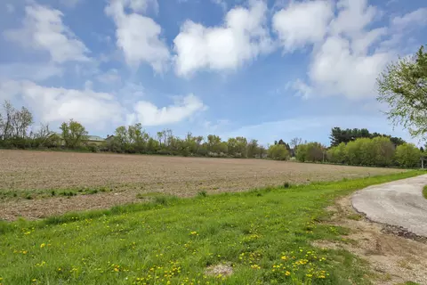 Exterior - 18912 River Rd, Marengo, IL 60152 photo 8 of 19