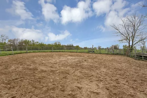 Exterior - 18912 River Rd, Marengo, IL 60152 photo 12 of 19