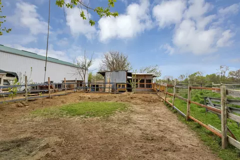Exterior - 18912 River Rd, Marengo, IL 60152 photo 13 of 19