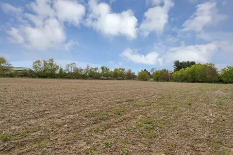 Exterior - 18912 River Rd, Marengo, IL 60152 photo 6 of 19