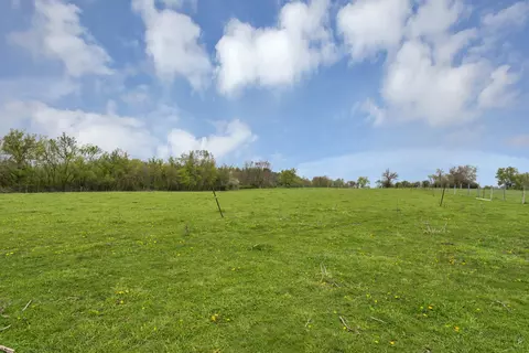 Exterior - 18912 River Rd, Marengo, IL 60152 photo 10 of 19