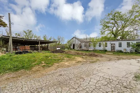Exterior - 18912 River Rd, Marengo, IL 60152 photo 18 of 19