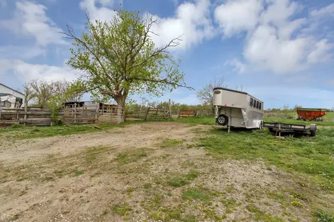 Exterior - 18912 River Rd, Marengo, IL 60152 photo 14 of 19