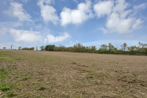 Exterior - 18912 River Rd, Marengo, IL 60152 photo 4 of 19