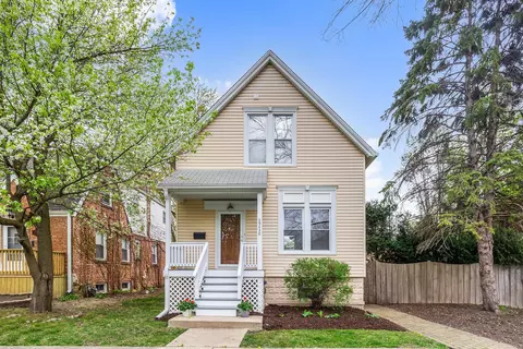 9430 Jackson Ave, Brookfield, IL 60513
