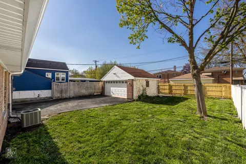 8620 44th Pl, Lyons, IL 60534 photo 10
