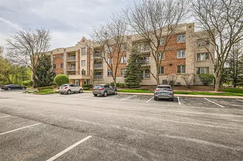 7841 W 157th St #308, Orland Park, IL 60462